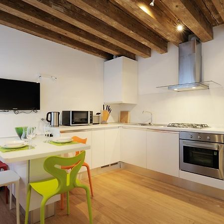 The Lion'S House Apt1 Venedig Zimmer foto