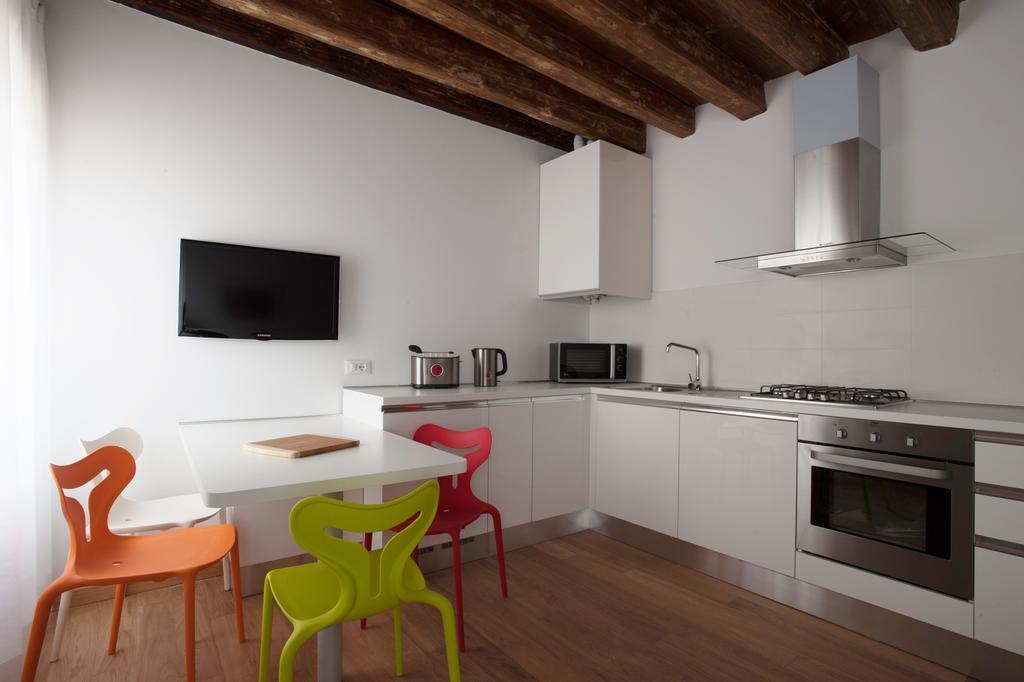 The Lion'S House Apt1 Venedig Zimmer foto