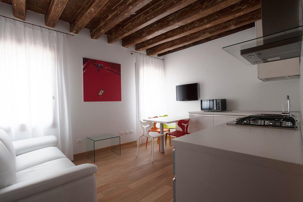 The Lion'S House Apt1 Venedig Zimmer foto