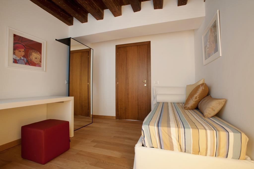 The Lion'S House Apt1 Venedig Zimmer foto